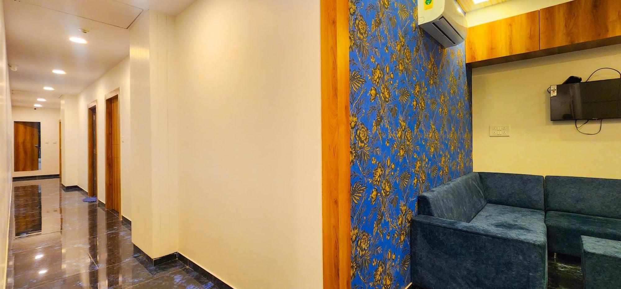 Hotel Nova Blue Ahmedabad Exterior photo