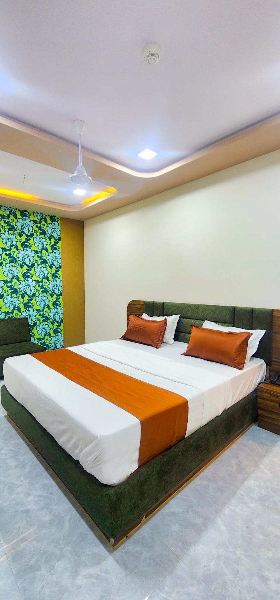 Hotel Nova Blue Ahmedabad Exterior photo