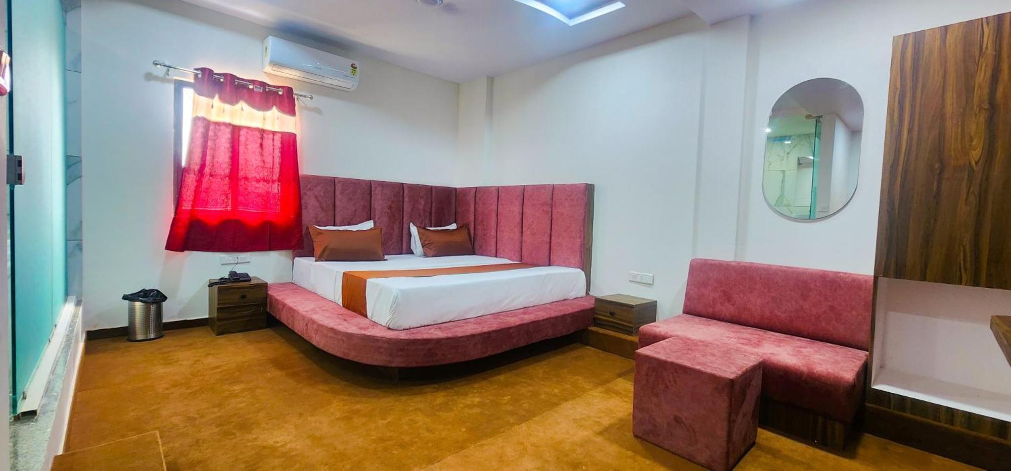 Hotel Nova Blue Ahmedabad Exterior photo